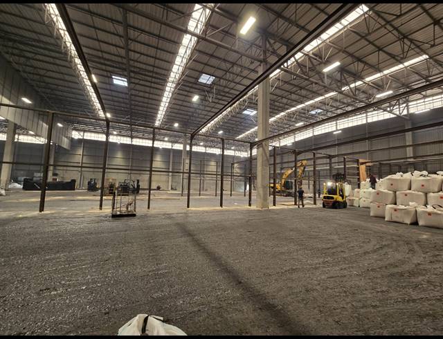 7,572M² WAREHOUSE TO LET IN BELLVILLE SOUTH INDUSTRIA